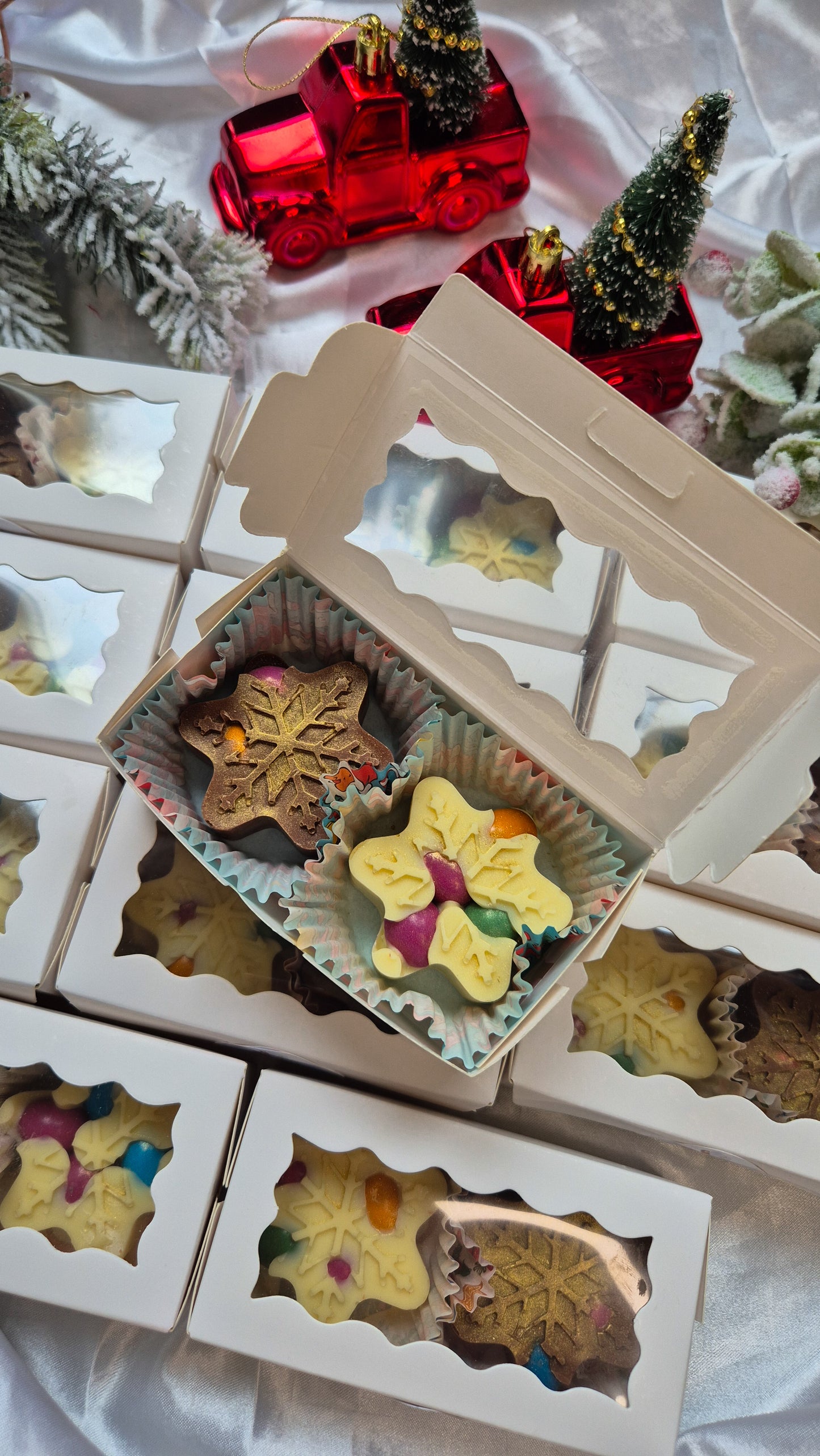 Chocolate snowflake gift box
