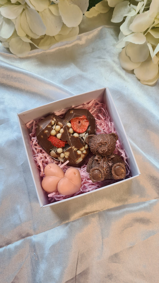 ''Love you bear much'' gift set