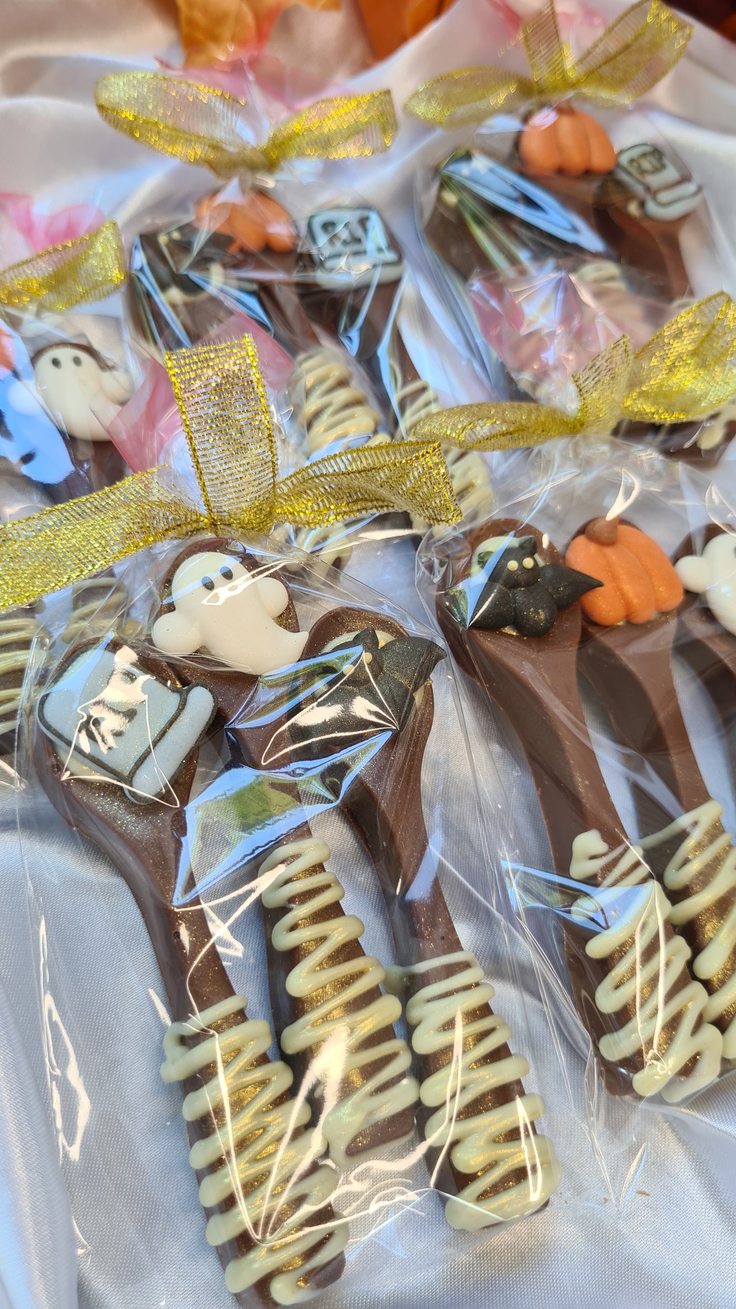 Spooky chocolate spoons